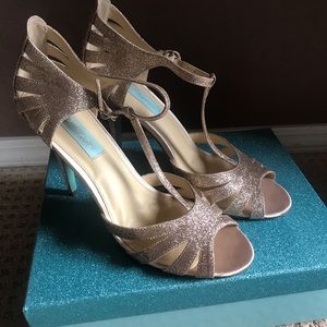 Betsy Johnson Heels Champagne color 9.5